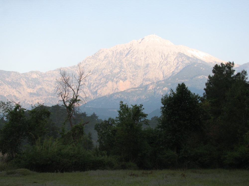 Гора Тахталы Даг вид на вершину раннее утро